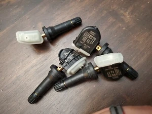 4 GM CADILLAC CHEVROLET GMC USED TIRE PRESSURE SENSOR OEM TPMS 13598772 bx136 - Picture 1 of 3