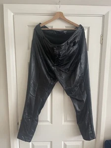 Womens🦋SIMPLY BE🦋black stretch pockets faux leather trousers size 24R - Picture 1 of 2