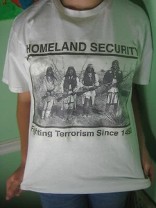 Homeland Security 1492 Indianer lustiges T-Shirt Shirt - Bild 1 von 1