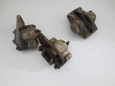 Polaris Magnum 325 2000 4x4 ATV usado OEM pinzas de freno varias ¡solo piezas! Foto 1 de 3