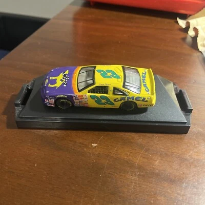 Фигурка Джимми Спенсера No23 Smokin' Joe's Camel NASCAR 1:64 1997 Ford Thunderbird - Изображение 1 из 3