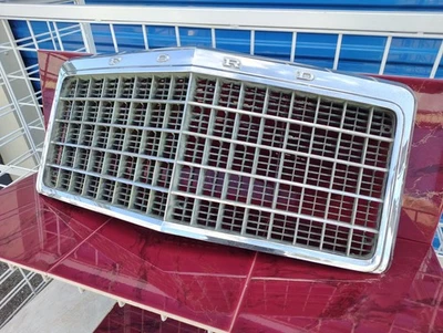 Хромированная заводская решетка 1975-1978 Ford LTD NO D5AB-8150 винтажная классическая от оригинального производителя - Изображение 1 из 4