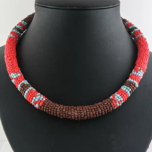 Collar africano con cuentas a mano rojo coral marrón - Imagen 1 de 3