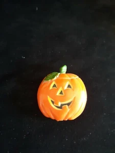 Vintage Halloween Jack O Lantern Pumpkin Spooky BROOCH PIN Hong Kong - Picture 1 of 4