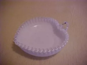 Plato dulce delicioso en forma de corazón Fenton Silvercrest - Imagen 1 de 3