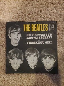 THE BEATLES VEE JAY VJ 587 DO YOU WANT TO KNOW A SECRET & THANK YOU 45 W/ SLEEVE - Picture 1 of 5