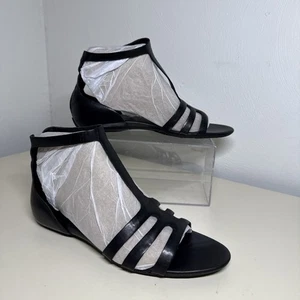 Flache Damen-Gladiator-Sandale ECCO T-Riemen Größe US 8,5B Reißverschluss schwarzes Leder - Bild 1 von 11