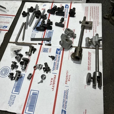 LOTE DE PIEZAS DE SOPORTE INDICADOR Y ACCESORIOS DE MONTAJE PUNTAS/PUNTOS INDICADORES DIAL Foto 1 de 4