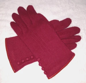 Vintage Size A Perrin Red 15% Nylon Ladies Gloves - Picture 1 of 6