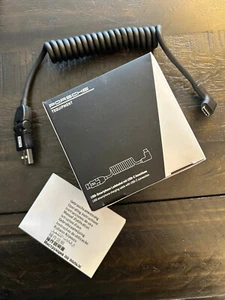 Porsche USB-C smartphone charging cable with micro USB connection - Photo 1 sur 4