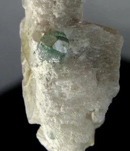 34 CARATS GREEN TOURMALINE, MICA & FELDSPAR FROM AFGHANISTAN, (J-39), - Picture 1 of 7
