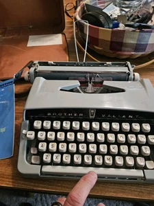 BROTHER VALIANT TYPEWRITER WITH CASE used will need new ribbon - Picture 1 of 22