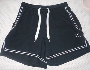 Nike Dri-FIT Swoosh Fly Women's Size L Larg Black 6.5" Basketball Shorts CK6599 - Picture 1 of 4