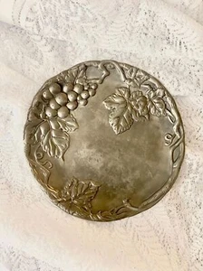 Vintage Pewter Plate - Arthur Court - Grapes / Grapevine Design - Shabby Chic - Picture 1 of 4