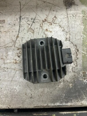 2002 YAMAHA VIPER 700 Rectifier & Regulator Assy 5BN-81960-00-00 RW6409 - Image 1 of 2