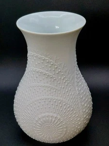 Vtg. Kaiser Germany White Bisque 7" Vase Toscana Embossed Medallions 1980s - Picture 1 of 13