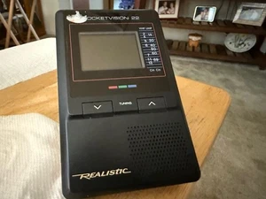 Vintage REALISTIC Pocketvision 22 Pocket Vision Hand-Held TV Model 16-159B - Picture 1 of 2