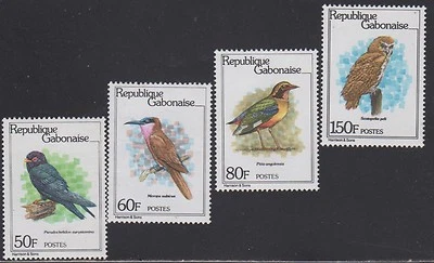 SELLOS DE GABÓN #388//592 — (3) JUEGOS + (2) S/S - PÁJAROS + AUTOS — 1980 — COMO NUEVOS Foto 1 de 4