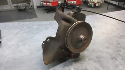 Oldsmobile 350 403 455 1972-1976 dirección asistida con soporte y polea Foto 1 de 4