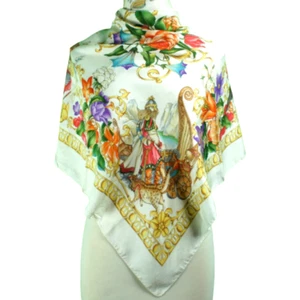 Authentic Gucci "LE LEGGENDE" in 1990 Women's Luxury Vintage Silk Scarf 34" inch - Picture 1 of 21