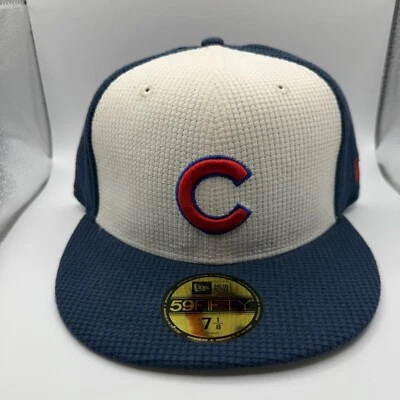 New Era 59Fifty Chicago Cubs Navy/White Thermal Front Fitted Hat Size 7 1/8 New - Image 1 of 4