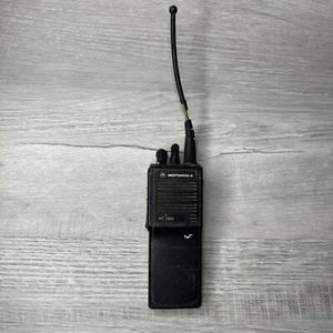 Vintage Motorola HT 1000 HT1000 Walkie Talkie Radio for Parts / Repair AS-IS - Picture 1 of 9