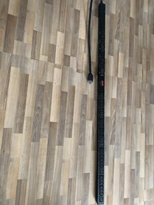(2) X APC AP7564 Basic Rack PDU Zero U 5.7kW 208V 3Phase L21-20P 36x C13 6x C19 - Picture 1 of 3