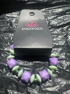Brazalete elástico con cuentas verde menta púrpura plata joyería moda paparazzi - Imagen 1 de 3