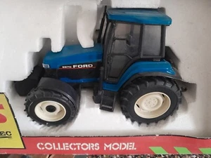 ROS AGRI / TEC Die Cast Tractor 8970 Ford Collectors Model (High Fidelity) - Picture 1 of 15