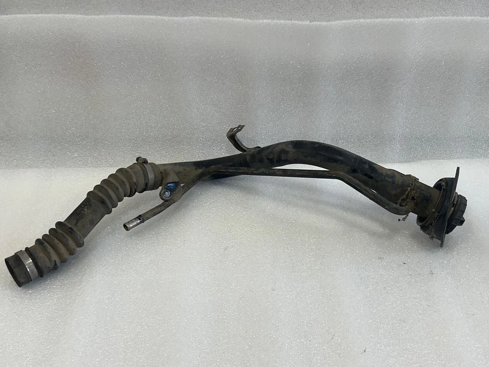 1986 年丰田 CELICA 气体燃料填料颈管带盖 — 第 1/4 张图片