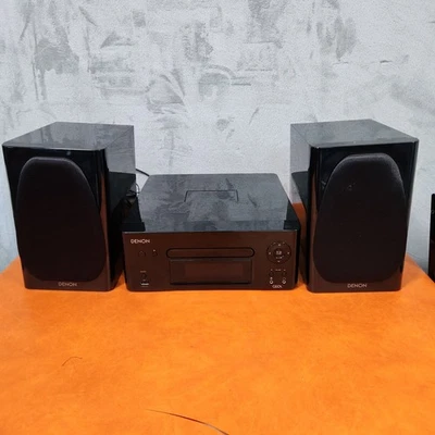 The Denon RCD-N8 Network CD Receiver STEREO + REMOTE - Image 1 of 4