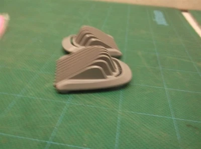 Philips Norelco 9000 Series lot of 2 plastic guards 422203632221 & 422203632351 - Image 1 of 3