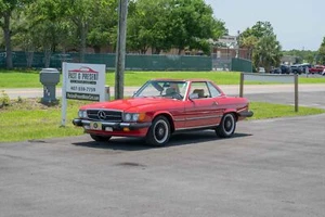 1987 Mercedes SL560 Classic with Clean Interior - Picture 1 of 40