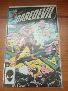 DAREDEVIL VOL 1. 3 COMIC BUNDLE. #212, 211, 210. MAZZUCCHELLI-ZECK. KINGPIN. NM - Picture 1 of 3