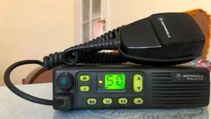 MOTOROLA GM900 UHF 403-470 MHz 10W -PROFESSIONAL TWO WAY RADIO - Zdjęcie 1 z 1