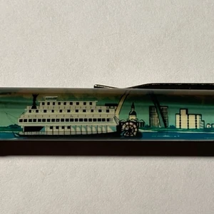 Saint Louis Missouri Floaty Pen Paddelrad Flussboot bewegt sich an Stadt & Bogen vorbei - Bild 1 von 10
