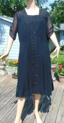 Vestido decorativo negro de colección años 40 Sensiblemente Young Fashions 36W Foto 1 de 4