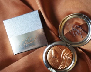 Mac Cosmetics Mariah Carey "My Mimi" highlight (RARO e ULTIMO) - Foto 1 di 3
