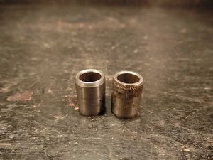1977 YAMAHA XT500D XT 500 D SIDE COVER BRAKE SIDE PINS - Picture 1 of 2