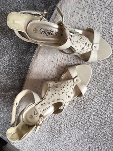 Gr. 6 UK, 39 EU, New Look creme gold Nieten 3" Absatz Sandalen, Knöchelriemen, gebraucht - Bild 1 von 11