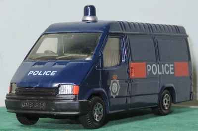 Corgi Ford Transit police car die-cast model 1/43 - Image 1 of 4