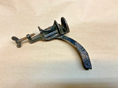 ANTIGUO JOHN A. HURLEY INC.  CASCANUECES PERFECTION HIERRO FUNDIDO Foto 1 de 4