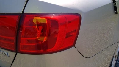 Used Right Tail Light Assembly fits: 2013 Volkswagen Jetta Sdn exc. City quarter Foto 1 de 4