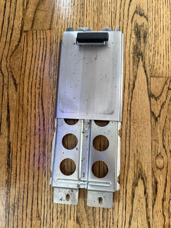 Cubierta de cenicero Datsun 240z (puerta corredera) Foto 1 de 2