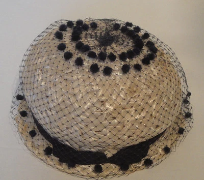 Sombrero de paja de celofán blanco vintage azul marino velo lunares de chenilla Foto 1 de 4