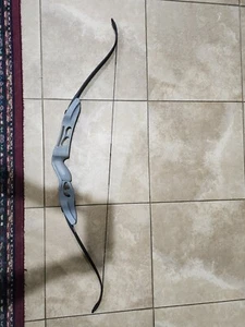 Easton Archery- RC Bow Only - Realtree Xtra Recurve Bow Youth - Picture 1 of 4