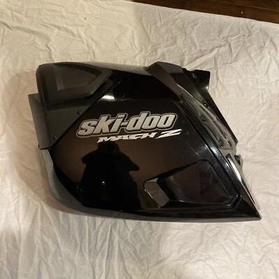 2005-06 SKI DOO MACH Z 1000 IZQUIERDA L.H PANEL LATERAL CUBIERTA CAJA DE AIRE CÁMARA Y BUJE 6720 Foto 1 de 4