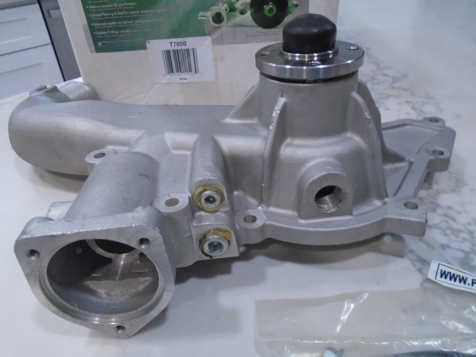 Bomba de agua t7050 para camioneta E350 F250 camioneta F350 Ford F-250 F-350 1652SC 3400 Foto 1 de 3