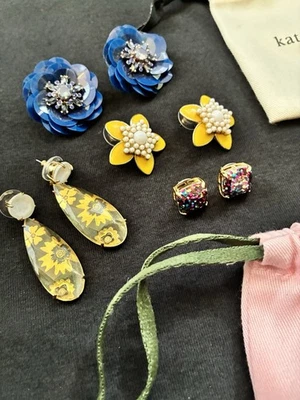 Lote de cuatro pares de pendientes Kate Spade bisutería usados Foto 1 de 4