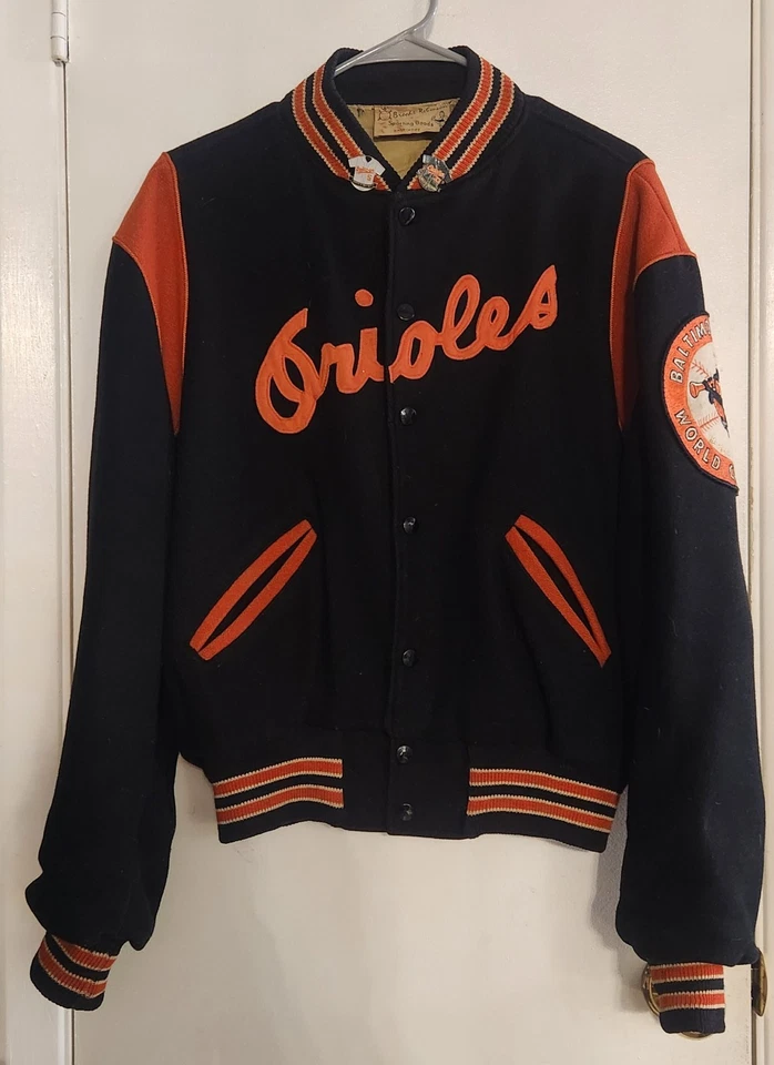Chaqueta de fieltro Orioles única en su clase de principios de los años 70 - Brooke's Robinson Store Foto 1 de 4